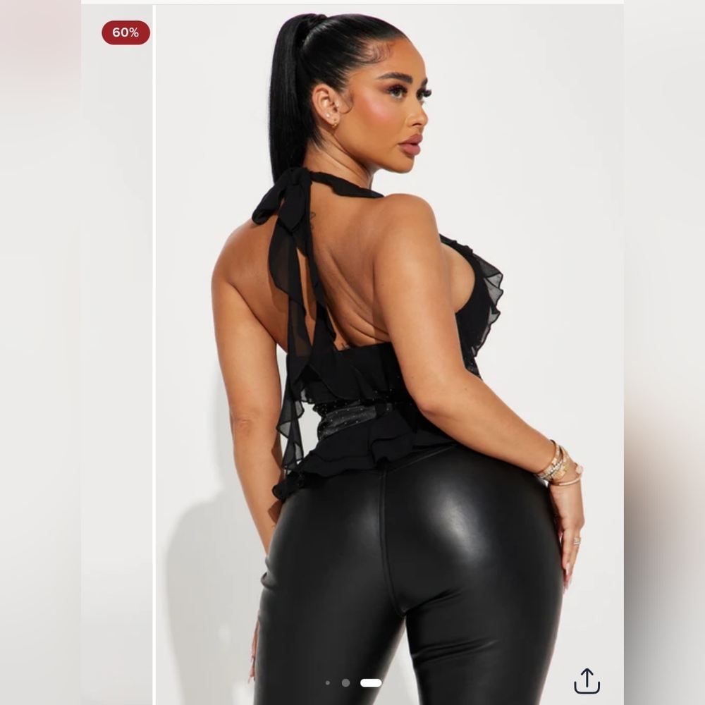 ⚡3/40$⚡ Fashion Nova Black Ruffled Blouse - Picture 2 of 3